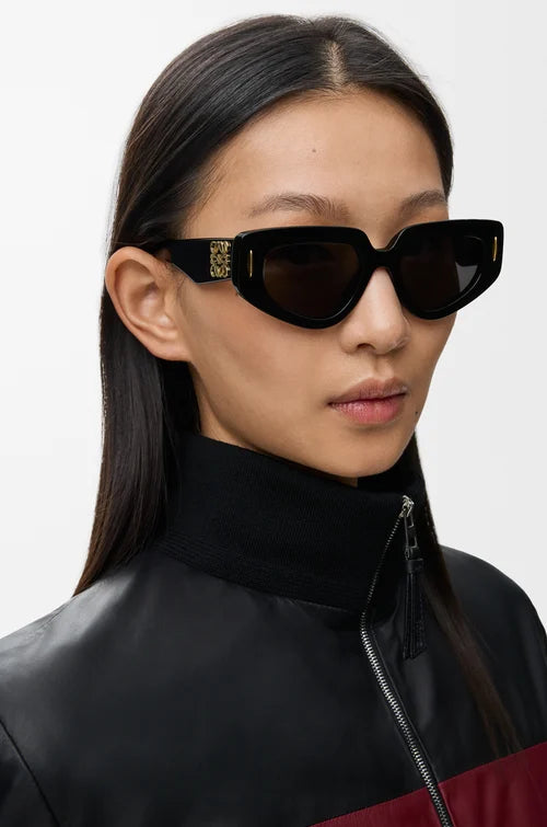 EYEWEAR