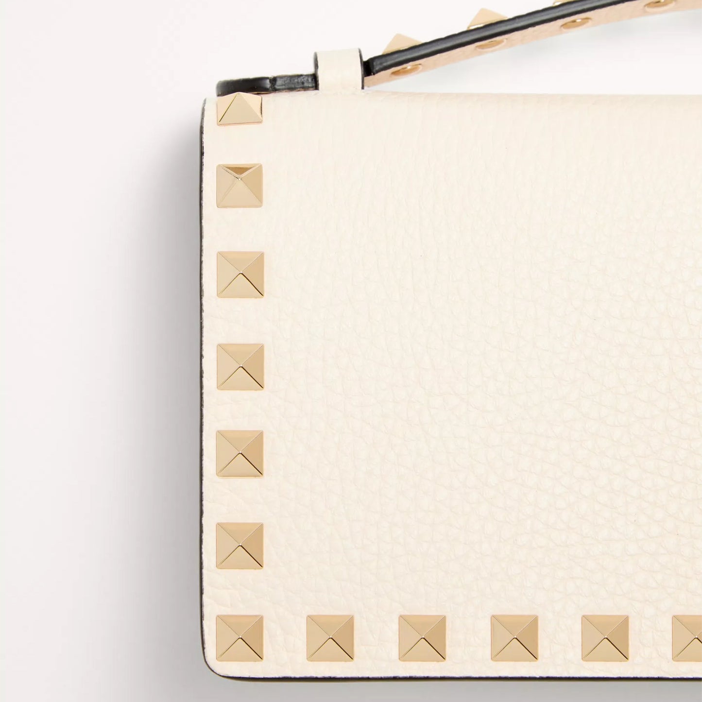 Rockstud Wallet With Chain In Grainy Calfskin