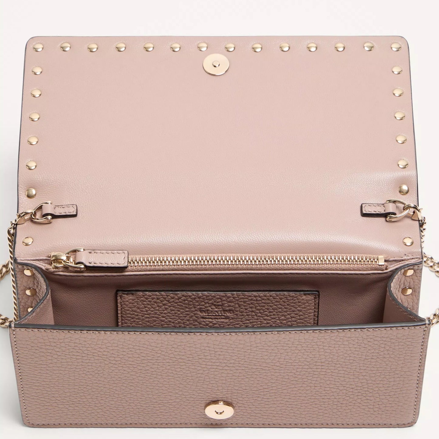 Rockstud Wallet With Chain In Grainy Calfskin